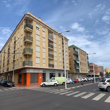 Alquilo Hermoso Apartamento En La Paradisiaca Oropesa Del Mar, 2Habitaciones, 1 Bano, Cocina, Salon, Aire Acondicionado Y Balcon A 400 Metros De La Playa Morro De Gos, Muy Cerca De Supermercados, Comercios Y Bares Exteriér fotografie