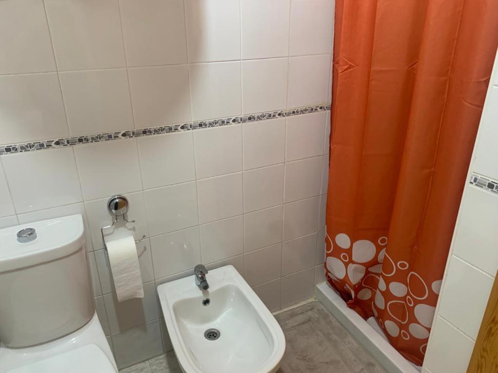 Alquilo Hermoso Apartamento En La Paradisiaca Oropesa Del Mar, 2Habitaciones, 1 Bano, Cocina, Salon, Aire Acondicionado Y Balcon A 400 Metros De La Playa Morro De Gos, Muy Cerca De Supermercados, Comercios Y Bares Exteriér fotografie