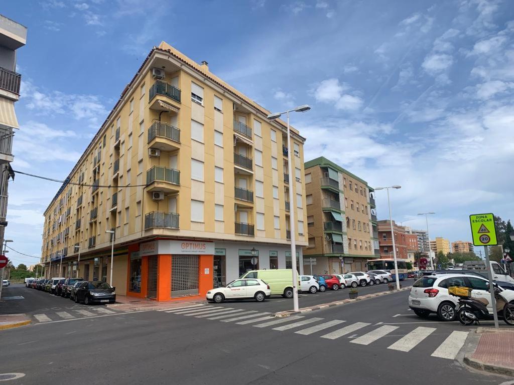 Alquilo Hermoso Apartamento En La Paradisiaca Oropesa Del Mar, 2Habitaciones, 1 Bano, Cocina, Salon, Aire Acondicionado Y Balcon A 400 Metros De La Playa Morro De Gos, Muy Cerca De Supermercados, Comercios Y Bares Exteriér fotografie