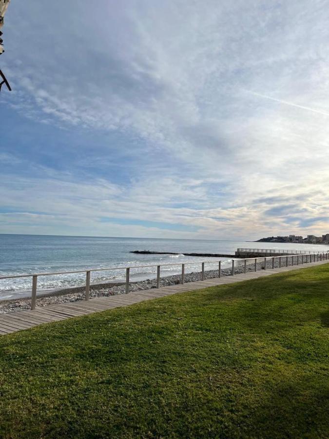 Alquilo Hermoso Apartamento En La Paradisiaca Oropesa Del Mar, 2Habitaciones, 1 Bano, Cocina, Salon, Aire Acondicionado Y Balcon A 400 Metros De La Playa Morro De Gos, Muy Cerca De Supermercados, Comercios Y Bares Exteriér fotografie